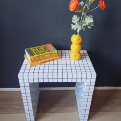 Xenos Bijzettafels-Bijzettafel checks - wit - 48x48x32 cm