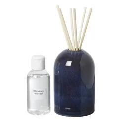 Xenos Kerstcadeaus|Geurstokjes-Diffuser white linen & sea salt - blauw - ø7.7x11.8 cm