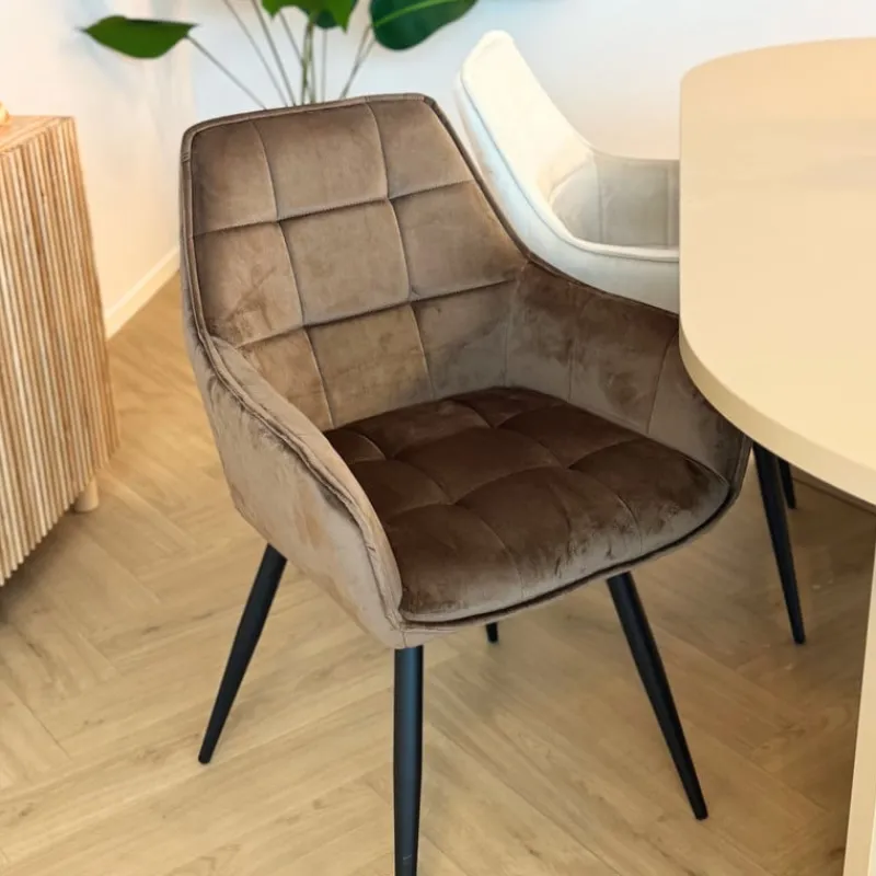 Xenos Eetkamerstoelen-Eetkamerstoel velvet met armleuning - bruin - 87x56.5x43 cm