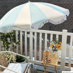 Xenos Parasols|Strandaccessoires-Parasol gestreept - lichtblauw/wit - ø160x180 cm