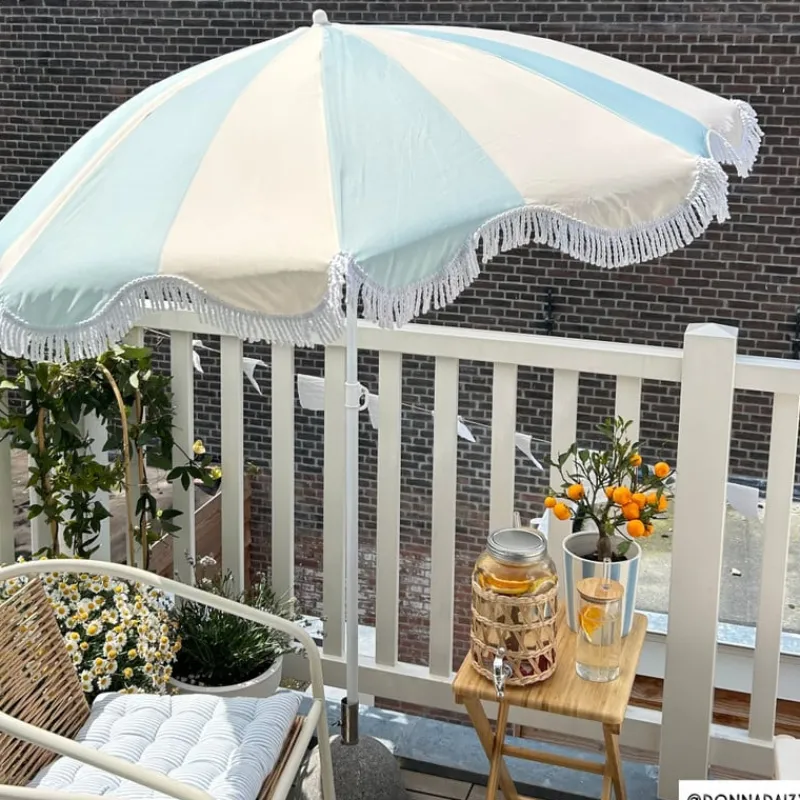 Xenos Parasols|Strandaccessoires-Parasol gestreept - lichtblauw/wit - ø160x180 cm