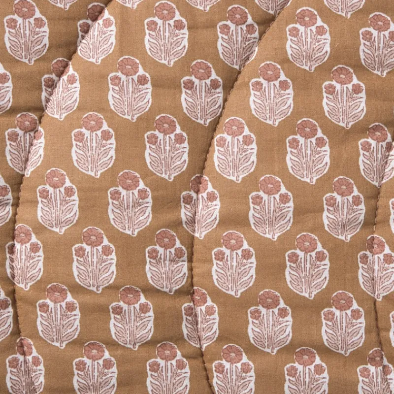 Xenos Plaids-Plaid quilted bloem - roze/rood - 170x130 cm