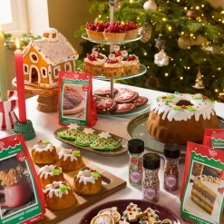 Xenos Taartplateaus|Kerst Bakken-Taartplateau kerst - bruin - ø26x11 cm