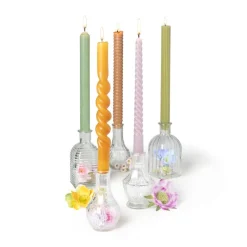 Xenos Kerstcadeaus|Dinerkaarsen-Twisted dinerkaars - okergeel - ⌀3x25 cm